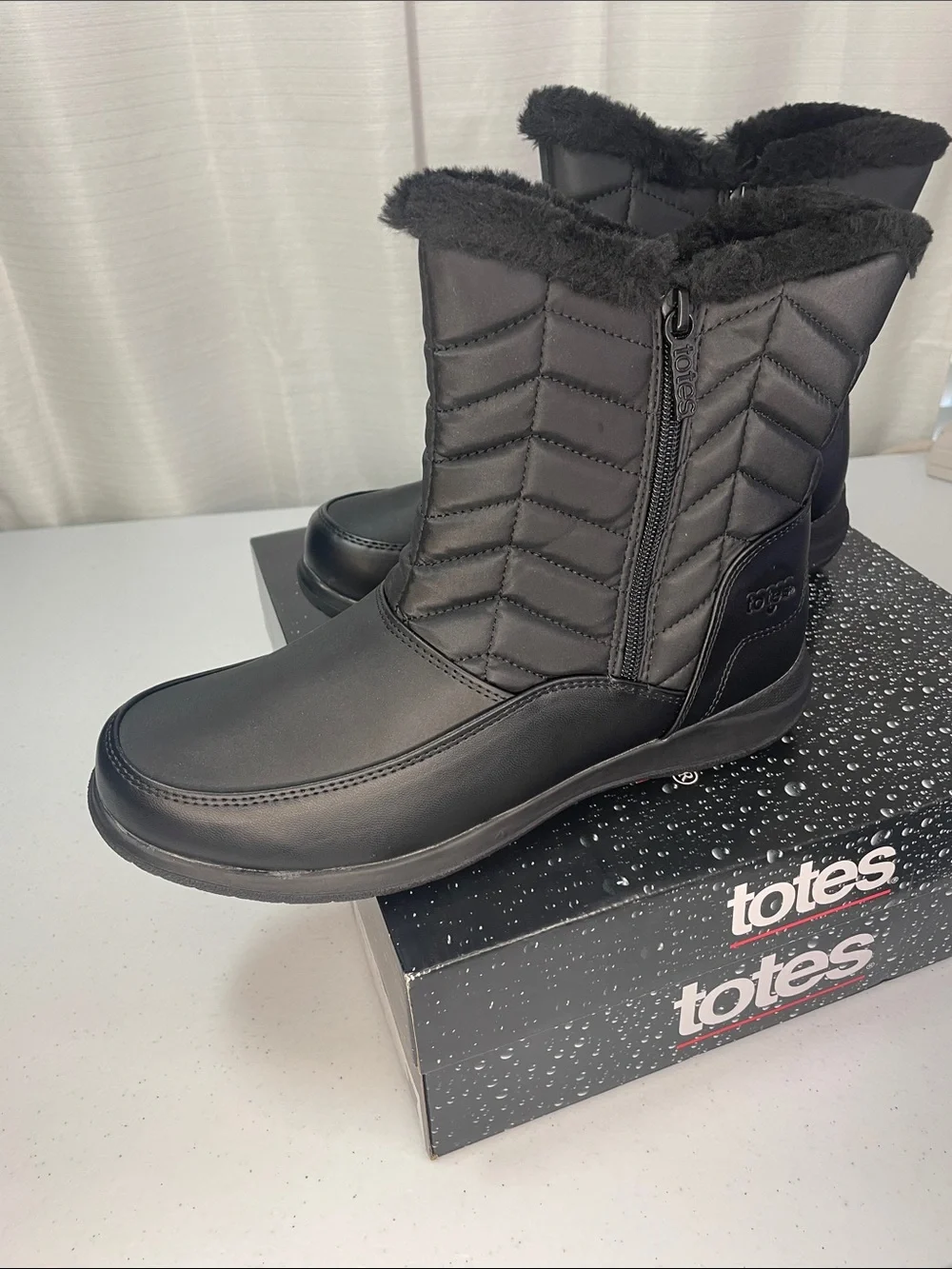 totes Black Quilted Waterproof Insulated Boots with Faux Fur Collar